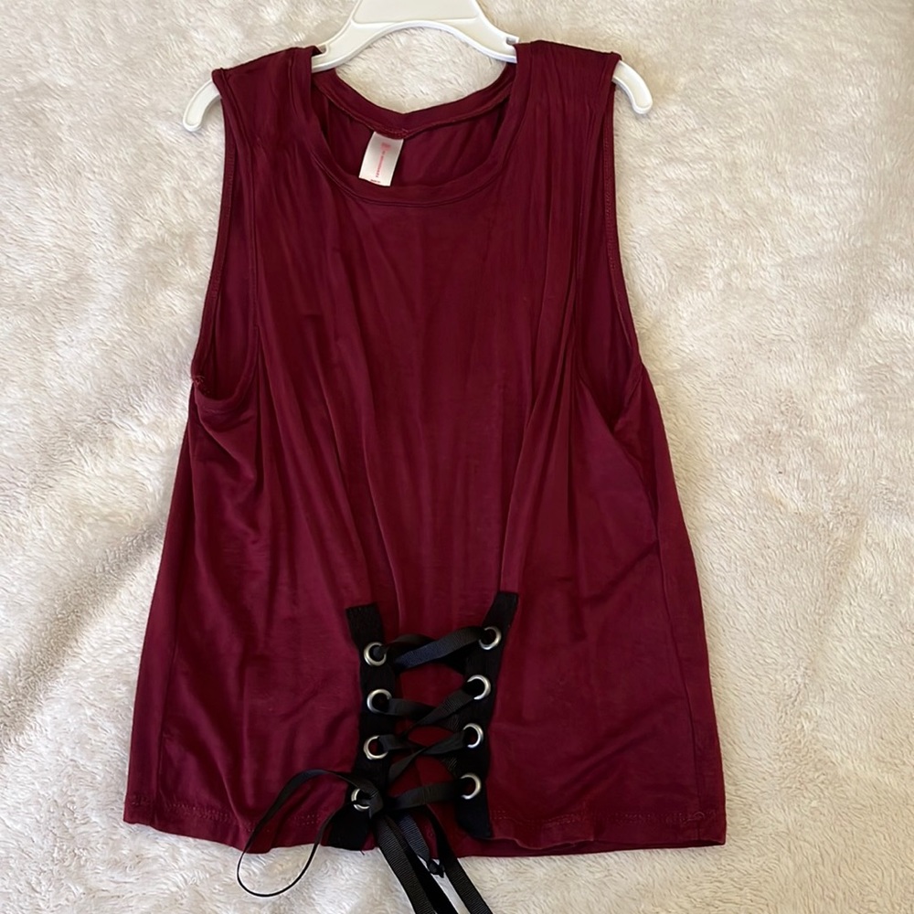 Lightly worn- NOBO tank (M)